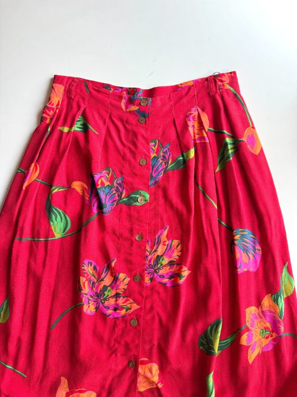 Vintage 80's MONDI Red Floral ViscosePleated A-Line Midi Skirt, Size 18 - Picture 7 of 14